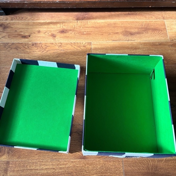 Striped blue and White Decorative Box - Picture 5 of 8